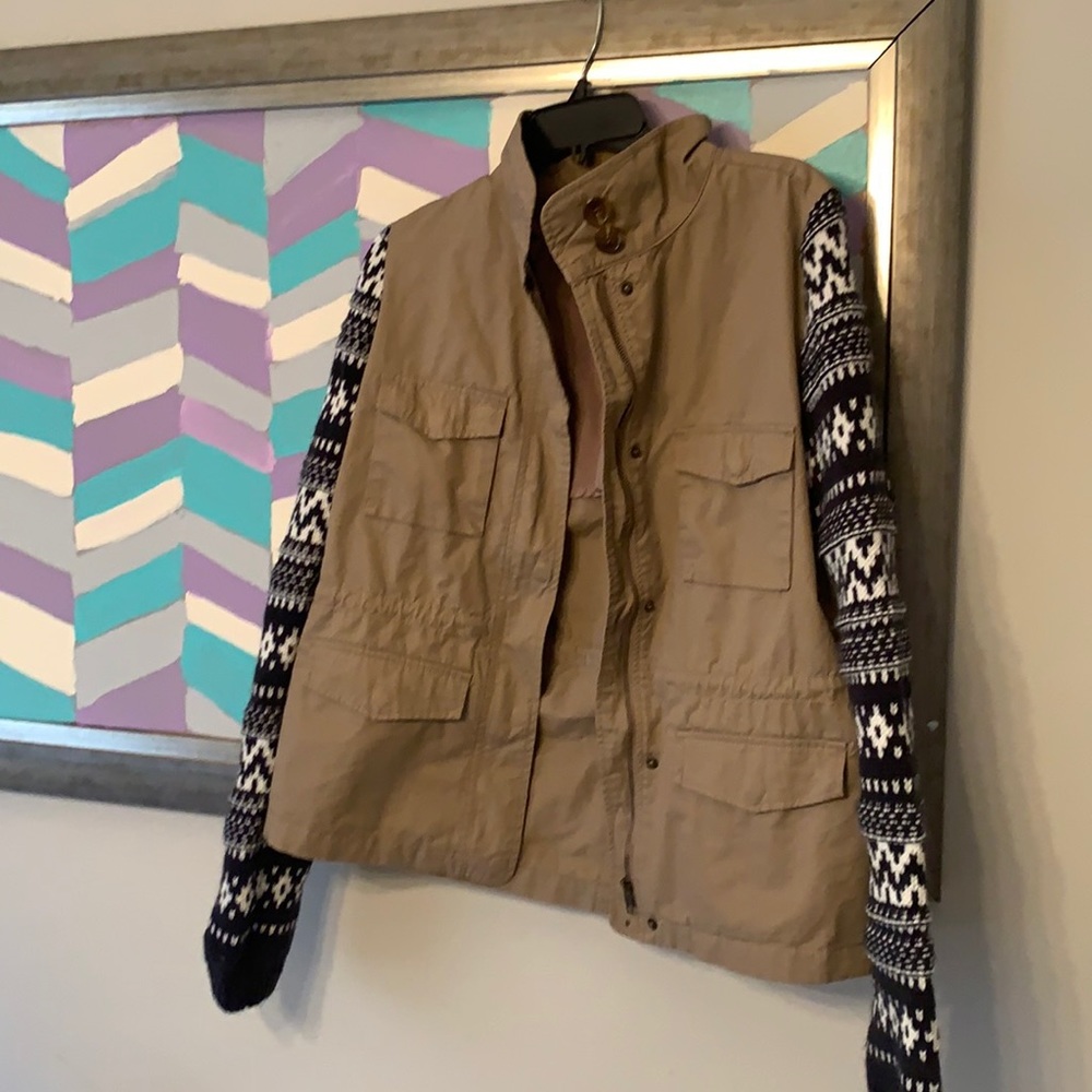 Cute utility jacket with sweater sleeves L NWOT
